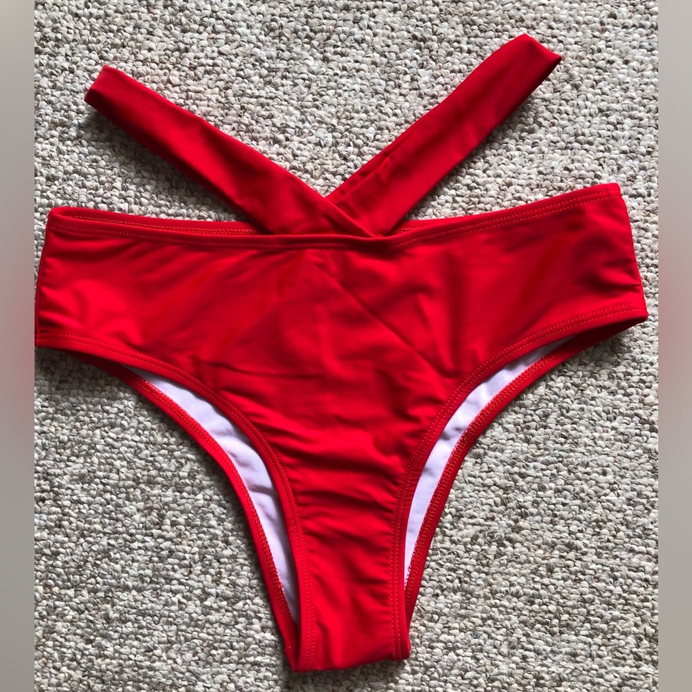 Shein Bikini Bottoms. Size M.